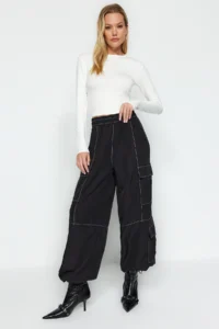 TRENDYOLMİLLA Ecru Soft Fabric Viscose Crew Neck Crop Flexible Knitting Blouse - Image 5