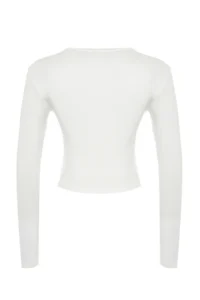TRENDYOLMİLLA Ecru Soft Fabric Viscose Crew Neck Crop Flexible Knitting Blouse - Image 7