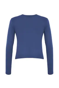 TRENDYOLMİLLA Indigo Viscose Crew Neck Crop Flexible Knitting Blouse - Image 5