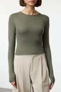 TRENDYOLMİLLA Khaki Viscose Crew Neck Crop Flexible Knitting Blouse - Image 4