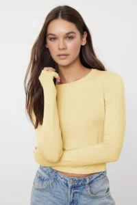 TRENDYOLMİLLA Yellow Viscose Crew Neck Crop Flexible Knitting Blouse
