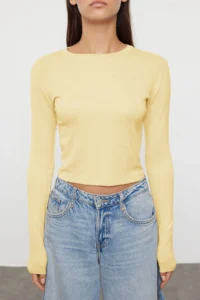 TRENDYOLMİLLA Yellow Viscose Crew Neck Crop Flexible Knitting Blouse - Image 4