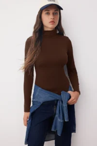 TRENDYOLMİLLA Brown Soft Fabric Turtleneck Fitted Flexible Knitting Blouse