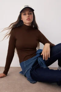 TRENDYOLMİLLA Brown Soft Fabric Turtleneck Fitted Flexible Knitting Blouse - Image 2