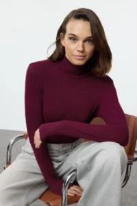 TRENDYOLMİLLA Burgundy Soft Fabric Turtleneck Fitted Flexible Knitting Blouse - Image 2