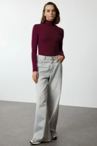 TRENDYOLMİLLA Burgundy Soft Fabric Turtleneck Fitted Flexible Knitting Blouse - Image 3
