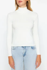 TRENDYOLMİLLA Ecru Soft Fabric Turtleneck Fitted Flexible Knitting Blouse - Image 4