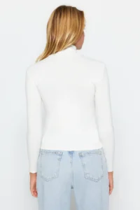 TRENDYOLMİLLA Ecru Soft Fabric Turtleneck Fitted Flexible Knitting Blouse - Image 6