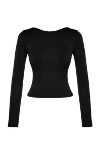 TRENDYOLMİLLA Black Cotton Flexible Low-cut back Fitted Flexible Blouse - Image 6
