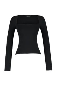 TRENDYOLMİLLA Black Cotton Flexible Square Neck Fitted/Flexible Blouse - Image 6