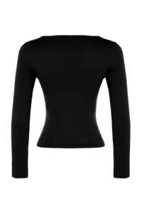 TRENDYOLMİLLA Black Cotton Flexible Boat Neck Fitted Flexible Knitting Blouse - Image 8