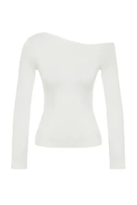 TRENDYOLMİLLA Ecru Soft Fabric Fitted Boat Neck Knitting Blouse - Image 7