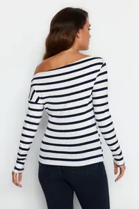 TRENDYOLMİLLA Navy Blue Striped Soft Fabric Fitted Boat Neck Knitting Blouse - Image 10