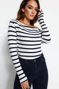 TRENDYOLMİLLA Navy Blue Striped Soft Fabric Fitted Boat Neck Knitting Blouse - Image 6