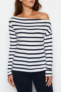 TRENDYOLMİLLA Navy Blue Striped Soft Fabric Fitted Boat Neck Knitting Blouse - Image 8
