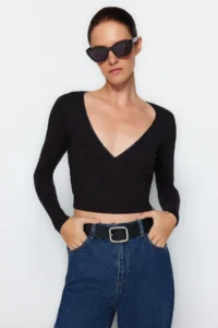 TRENDYOLMİLLA Black Derin Double breasted Yaka Lace Detailed Long Sleeve Crop Cotton Flexible Knitting Blouse - Image 3