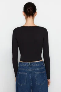 TRENDYOLMİLLA Black Derin Double breasted Yaka Lace Detailed Long Sleeve Crop Cotton Flexible Knitting Blouse - Image 7