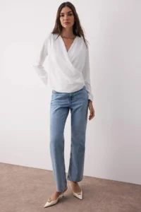 TRENDYOLMİLLA Ecru Double breasted Satin Weaving Blouse - Image 2