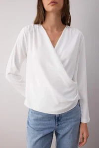 TRENDYOLMİLLA Ecru Double breasted Satin Weaving Blouse - Image 3