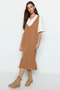 TRENDYOLMİLLA Beige Maxi V-neck gilet Knit Dress - Image 3