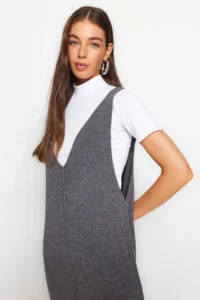 TRENDYOLMİLLA Anthracite Maxi V-neck gilet Knit Dress - Image 2