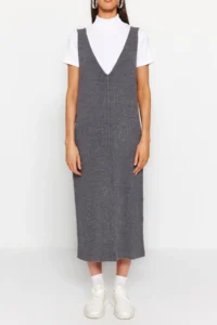 TRENDYOLMİLLA Anthracite Maxi V-neck gilet Knit Dress - Image 5