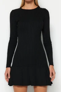 TRENDYOLMİLLA Black Mini pleated Knit Dress - Image 4