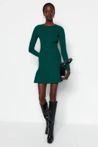 TRENDYOLMİLLA Emerald Green Mini pleated Knit Dress