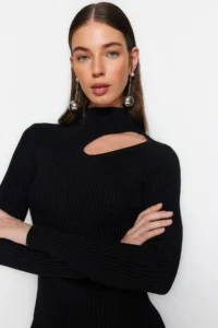 TRENDYOLMİLLA Black Midi Cut Out/Window Detailed Knit Dress - Image 3
