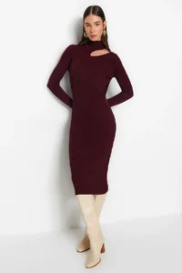 TRENDYOLMİLLA Plum Midi Cut Out/Window Detailed Knit Dress - Image 3