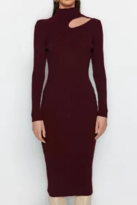 TRENDYOLMİLLA Plum Midi Cut Out/Window Detailed Knit Dress - Image 4