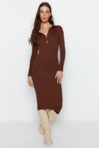 TRENDYOLMİLLA Brown Midi Polo Shirt Collar Knit Dress - Image 3