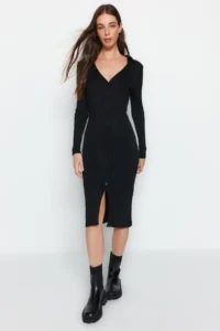 TRENDYOLMİLLA Black Midi Knitwear Polo Shirt Collar Dress - Image 2