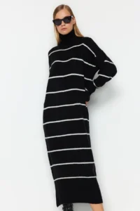 TRENDYOLMİLLA Black Maxi Wide Pattern Soft textured Knit Dress - Image 2