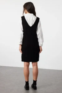 TRENDYOLMİLLA Black Mini Braided Knitwear Gilet Dress - Image 4