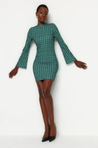 TRENDYOLMİLLA Emerald Green Printed bodycone/Fitting Spanish Arm Mini Knitting Pen Dress - Image 2