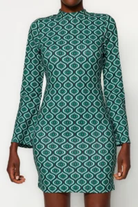TRENDYOLMİLLA Emerald Green Printed bodycone/Fitting Spanish Arm Mini Knitting Pen Dress - Image 5