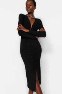 TRENDYOLMİLLA Black Draped V-neck Fitted Flexible Midi Knitting Pen Dress - Image 2