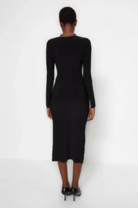 TRENDYOLMİLLA Black Draped V-neck Fitted Flexible Midi Knitting Pen Dress - Image 7