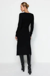 TRENDYOLMİLLA Black Midi Knitwear Heart Yaka Dress - Image 5