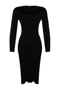 TRENDYOLMİLLA Black Midi Knitwear Heart Yaka Dress - Image 6