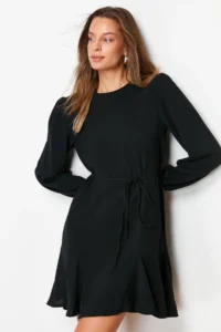TRENDYOLMİLLA Black Belted Plain Kesim Crew Neck Mini Weaving Dress - Image 3