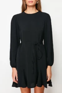 TRENDYOLMİLLA Black Belted Plain Kesim Crew Neck Mini Weaving Dress - Image 4