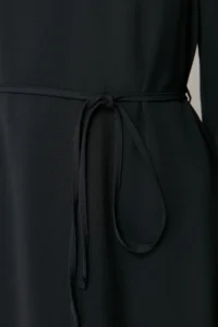 TRENDYOLMİLLA Black Belted Plain Kesim Crew Neck Mini Weaving Dress - Image 5