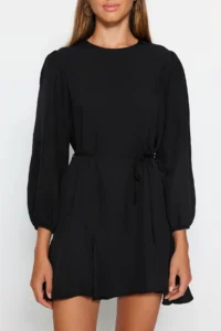 TRENDYOLMİLLA Black Belted Plain Kesim Crew Neck Mini Weaving Dress - Image 8