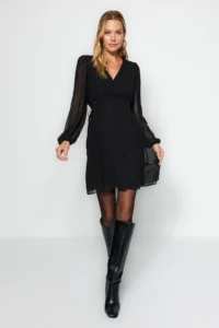 TRENDYOLMİLLA Black eyelet Detailed buttoned Lined Siphon Weaving Dress