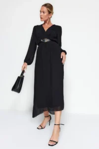 TRENDYOLMİLLA Black Arched A Cut pleated Maxi Lined Siphon Flight Flight Weaving Dress - Image 3