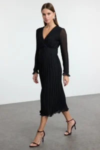 TRENDYOLMİLLA Black Belted pleated Lined Siphon Flight Flight Weaving Dress