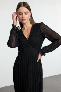 TRENDYOLMİLLA Black Belted pleated Lined Siphon Flight Flight Weaving Dress - Image 2