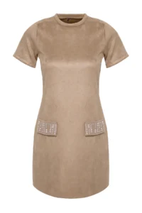 TRENDYOLMİLLA Mink Crew Neck Stone Detailed shift/Plain Mini Suede Knitting Dress - Image 7